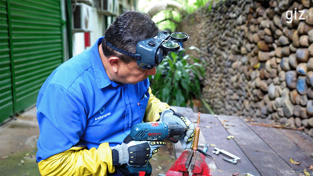 Capacitación en Refrigeradores y Medio Ambiente
